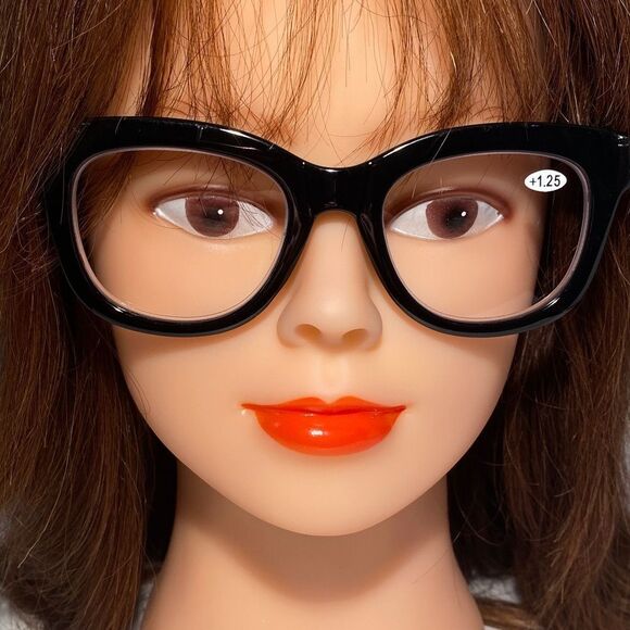 1490 Mona Reading Glasses 1.25 Reading Glasses Black Frames NWT - Picture 1 of 9